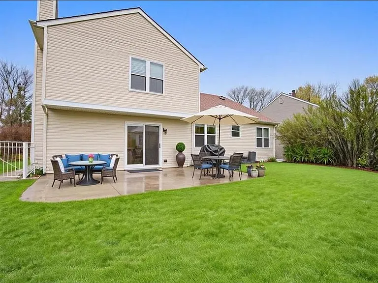 814 Dunhill Dr — Photo 17