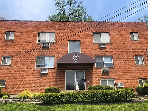 3rd image of 562 Lowell Ave APT 2
