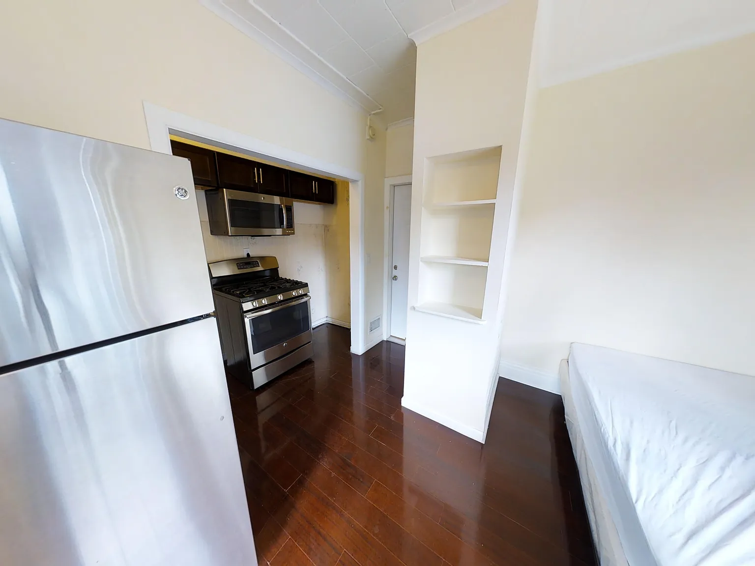 113 Comstock - 5 — Photo 2