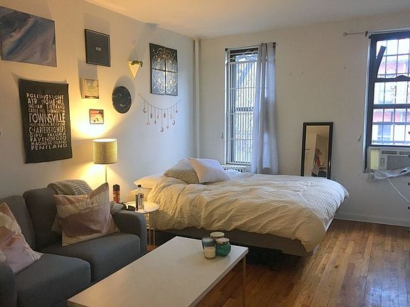 4th image of 428 W 46th St APT 3D