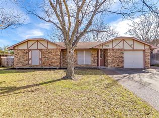 709 Vaughn Dr, Burleson, TX 76028