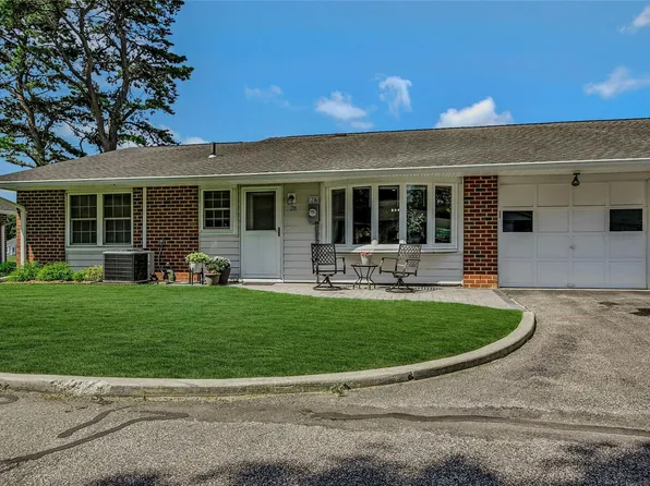 2 Guilford Court #B, Ridge, NY 11961