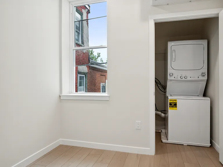 2614 W Girard Ave #B — Photo 12