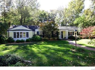 10128 Ingleside Dr, Saint Louis, MO 63124