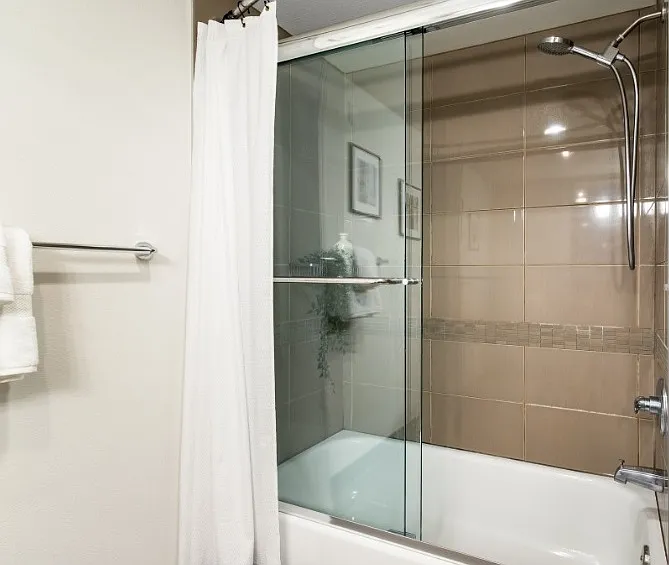 4547 8th Ave NE #310 — Photo 4