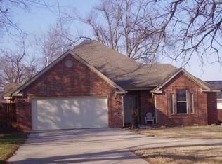 1190 Viney Grove Rd, Prairie Grove, AR 72753