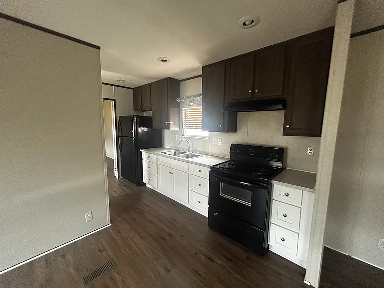 206 Ruby St — Photo 9