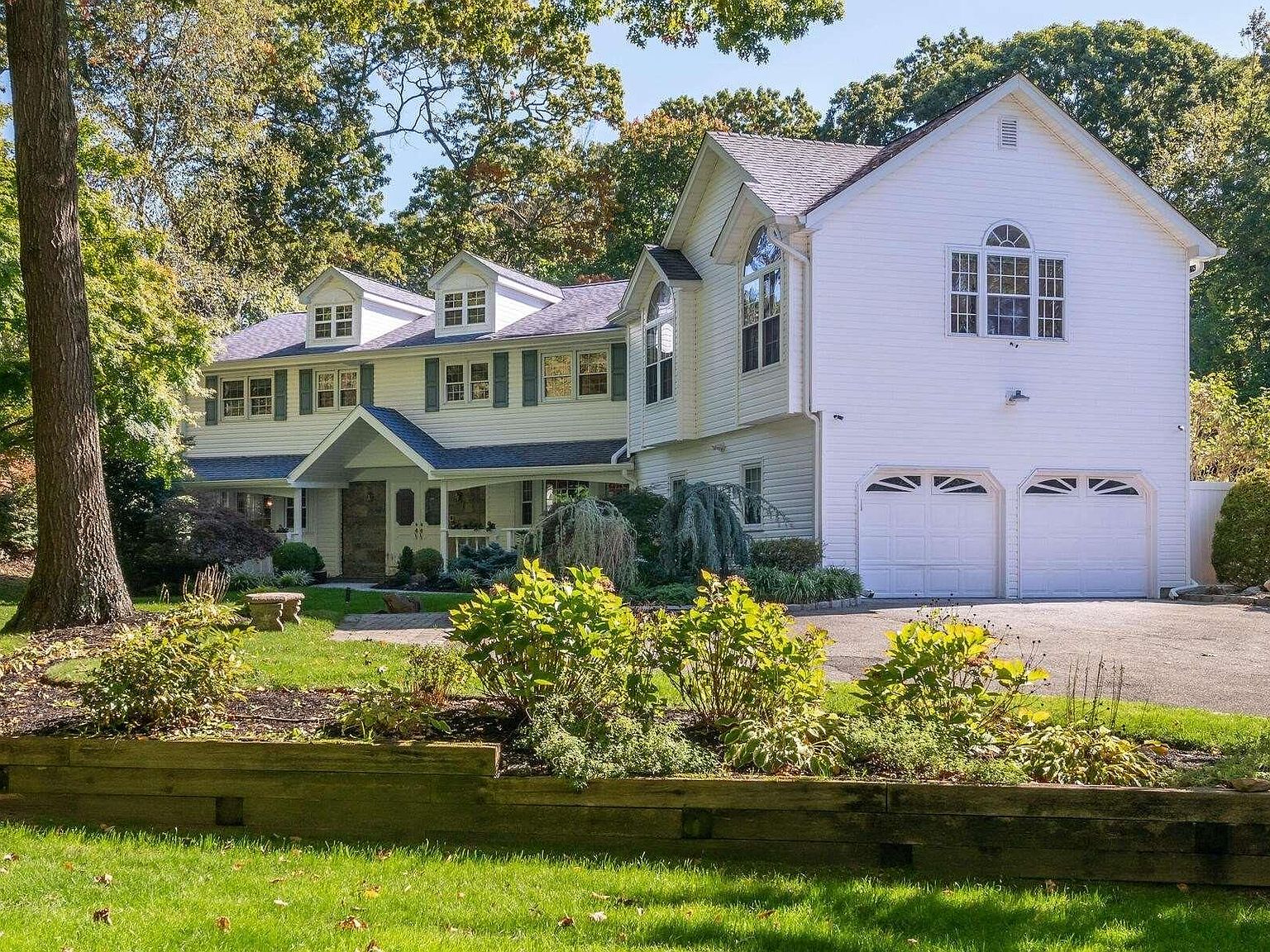 12 Wagon Wheel Lane, Dix Hills, NY 11746 | Zillow