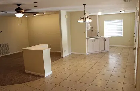 4 bed, 1900 sqft, $1,795 — Photo 2