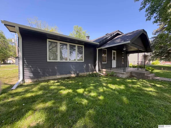 416 N 11th St, Tekamah, NE 68061