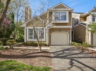 14 Exeter Rd, Bedminster, NJ 07921