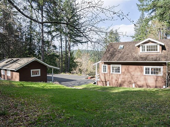 4th image of 696 Rainbow Rd