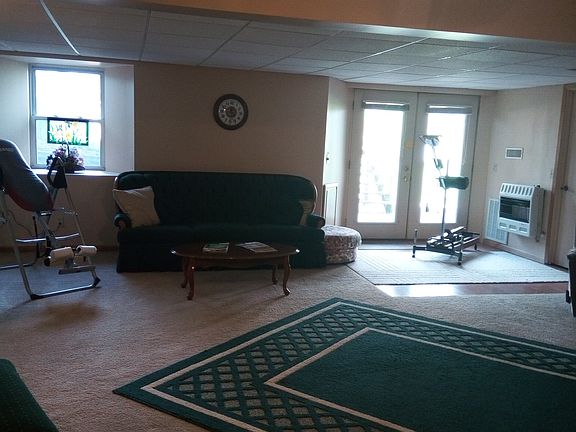 walk out basement living roo