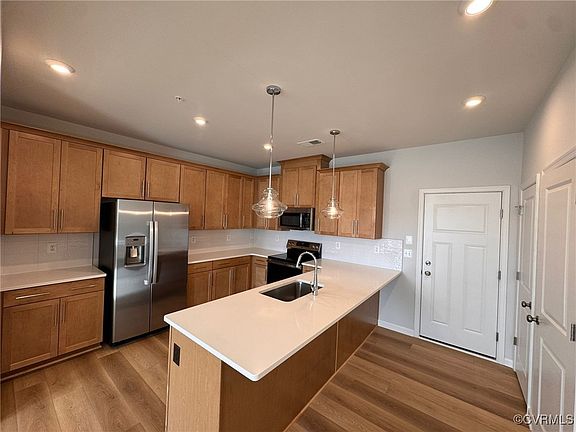 4th image of 9252 Magellan Pkwy #A