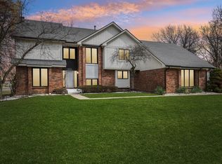 2932 Constitution Ct, West Bloomfield, MI 48322