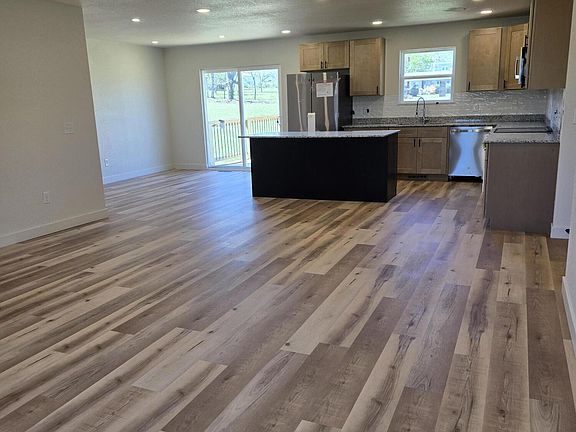 5th image of 107 N College Street