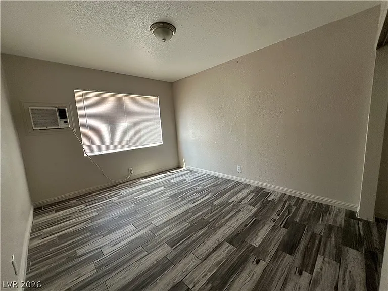 2105 Sunrise Ave #1 — Photo 10