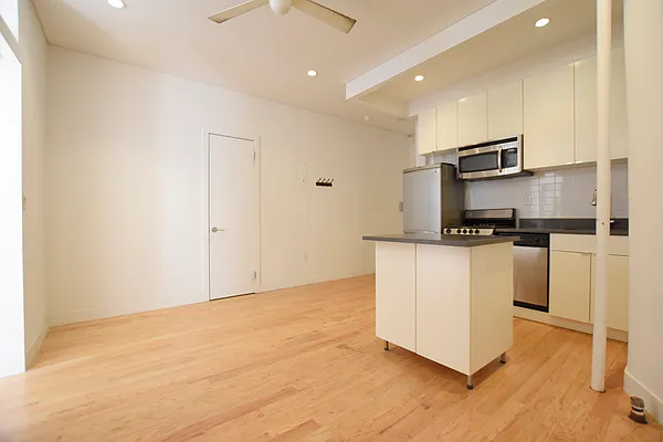 Rented by REAL New York | media 4