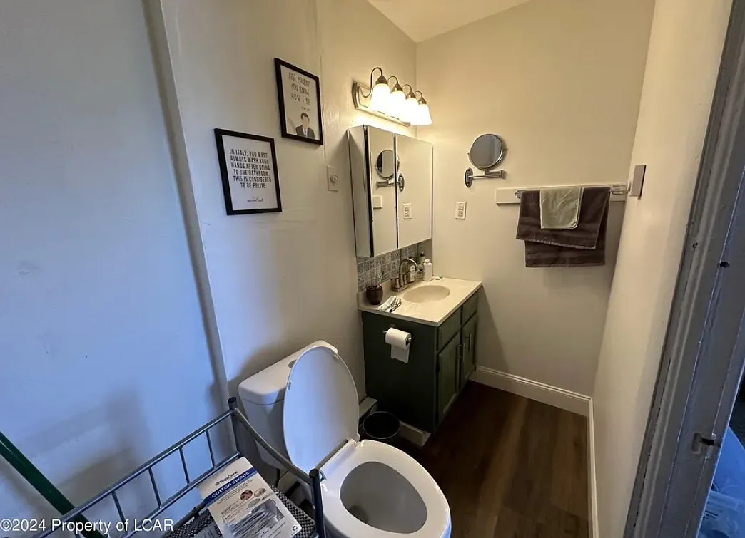 2 bed, 1020 sqft, $1,300 — Photo 1