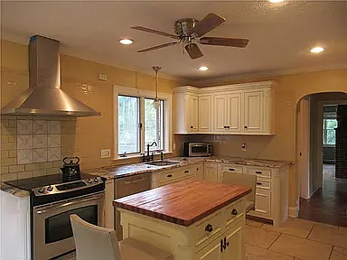 3 bed, 1.5 bath, 2135 sqft, $3,000 — Photo 4