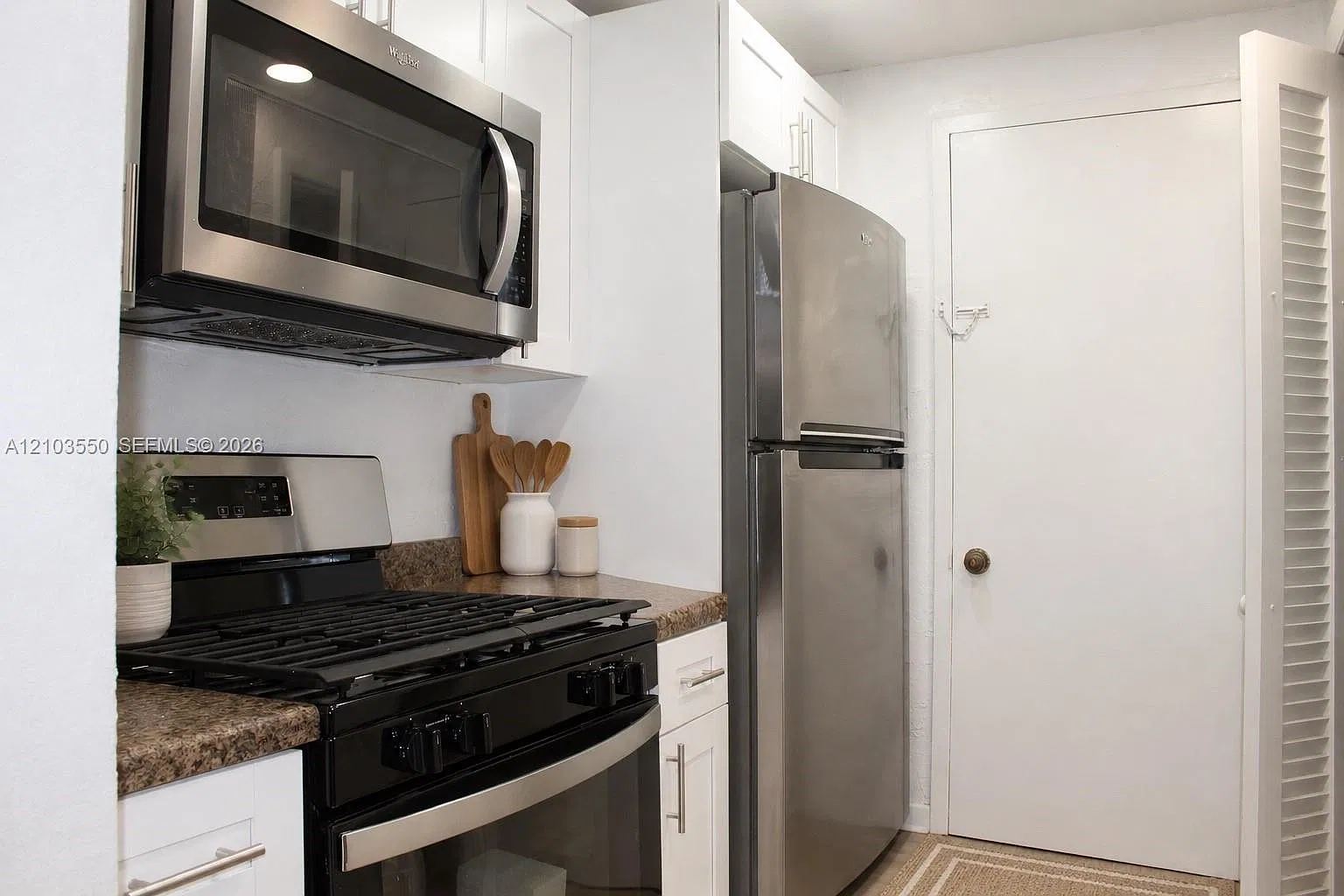 Villa Capri Condo — Photo 4