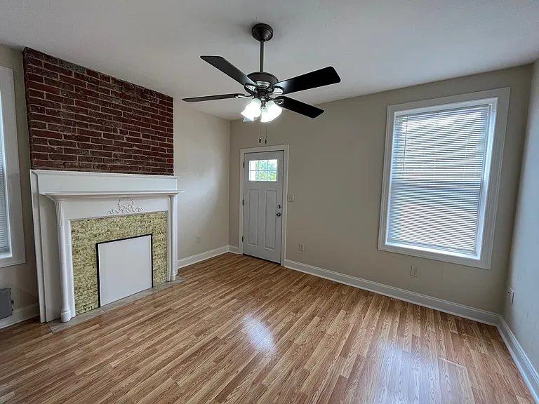 440 S Fairmount St — Photo 4
