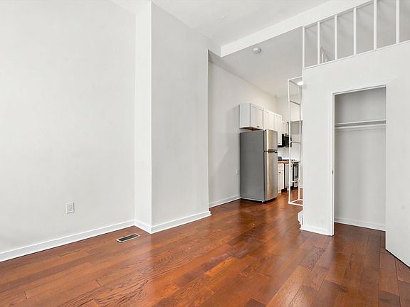 2nd image of 1618 Spruce St #1FF