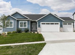 3374 Edgebrooke Dr, Marion, IA 52302