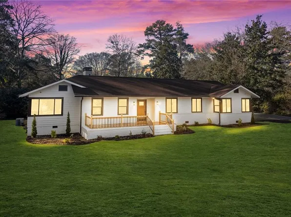 1099 Pine Valley Rd, Griffin, GA 30224