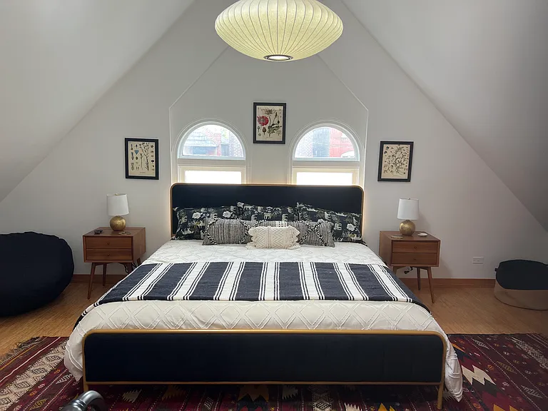 1635 N Wolcott Ave — Photo 33