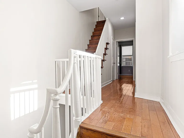 1142 N 3rd St — Photo 14