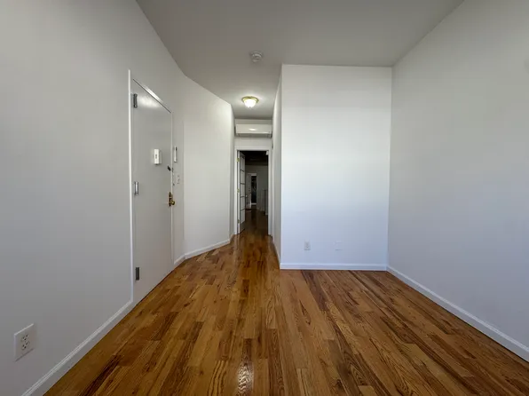 126 Withers Street image 14 of 26