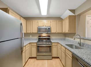 12020 Taliesin Pl APT 31, Reston, VA 20190