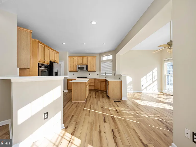 9320 Birch Cliff Dr — Photo 24