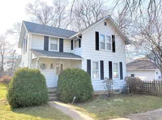 10003 Saint Albans St, Hebron, IL 60034