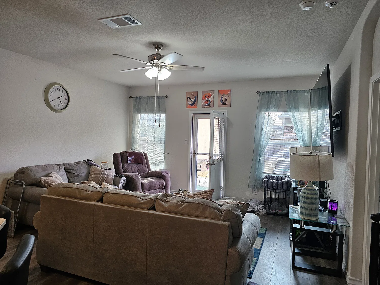 5 bed, 3.5 bath, 2677 sqft, $2,500 — Photo 3