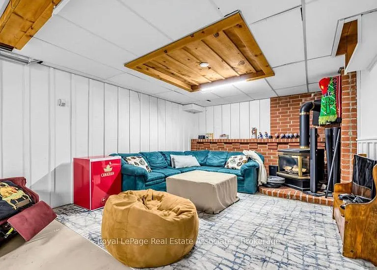 6760 Dolmage Ct — Photo 20