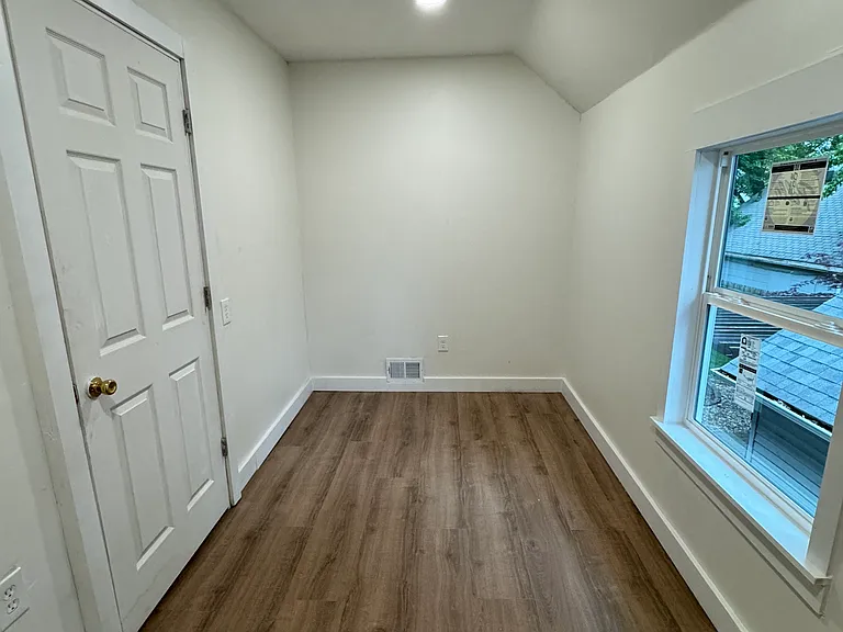 2118 W 17th St #2 — Photo 12