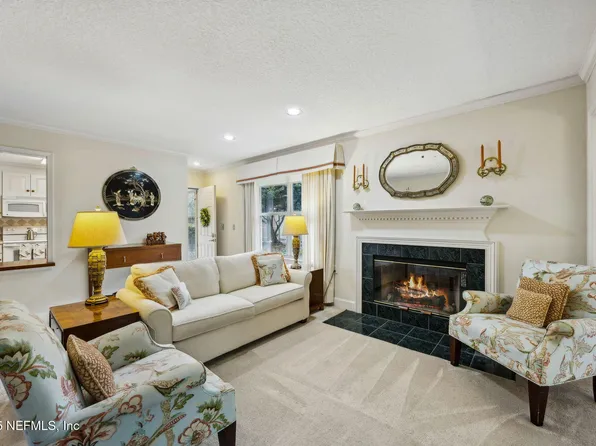 4512 MIDDLETON PARK Circle W, Jacksonville, FL 32224