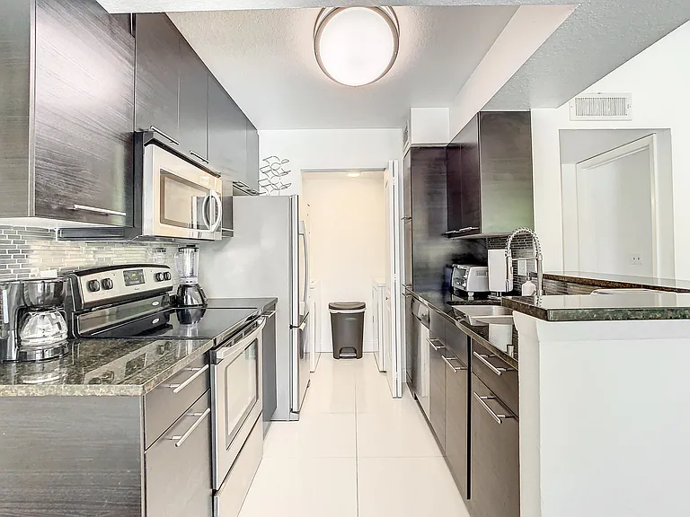 11532 Westwood Blvd #828 — Photo 9