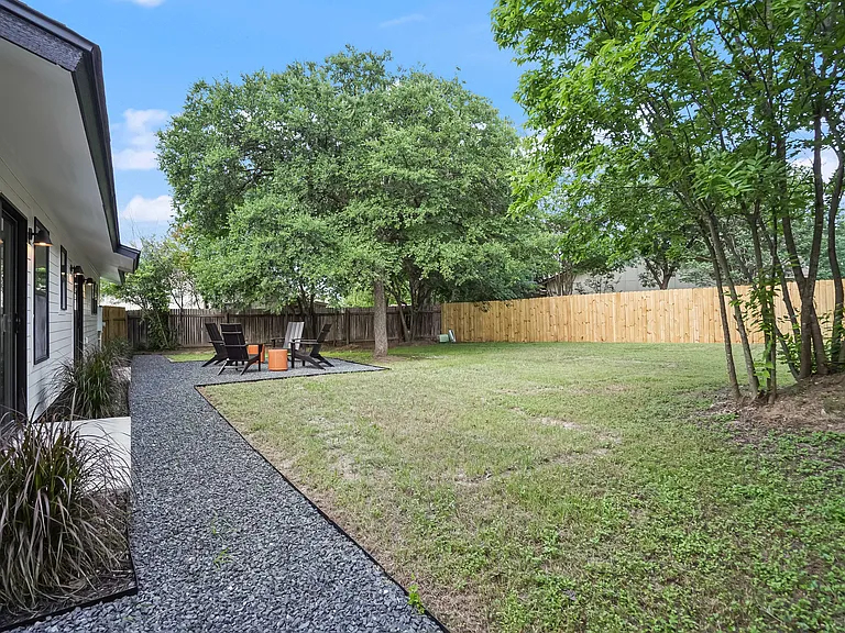 2304 Aldford Dr — Photo 29