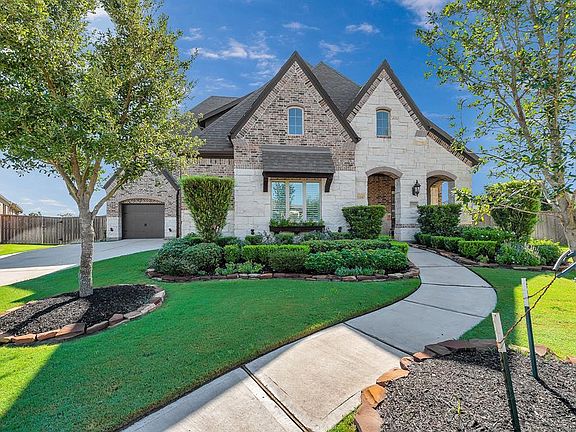 3rd image of 2703 Briarstone Point Ln