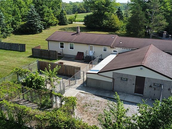 4th image of 100 Sullivan Rd
