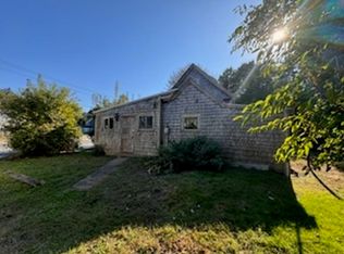 664 Monponsett St, Halifax, MA 02338