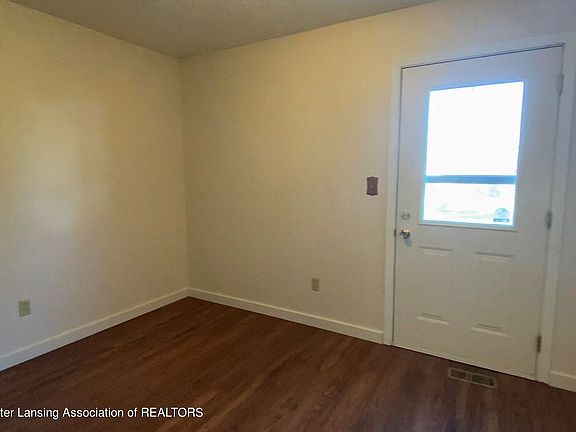 5th image of 7332 Creekside Dr