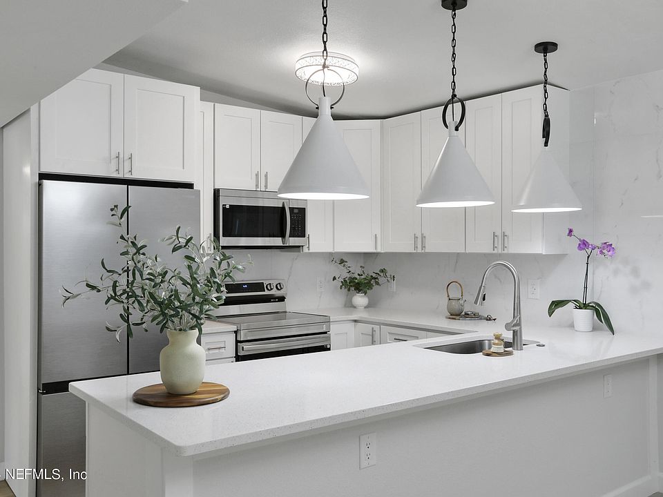 1st image of 8528 BENGALIN Avenue