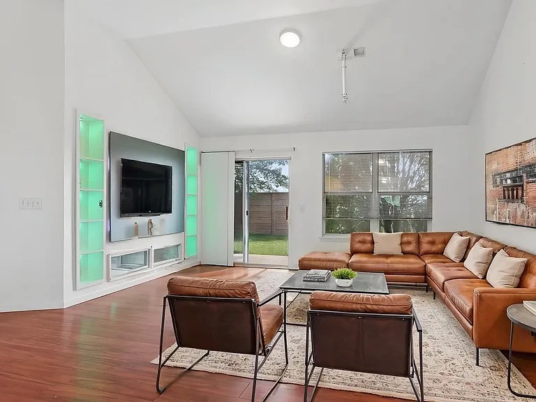 14621 Lantern Dr — Photo 12