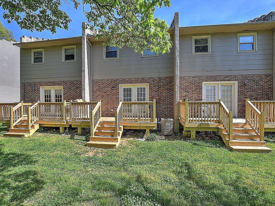 2nd image of 405 Cypress St #11