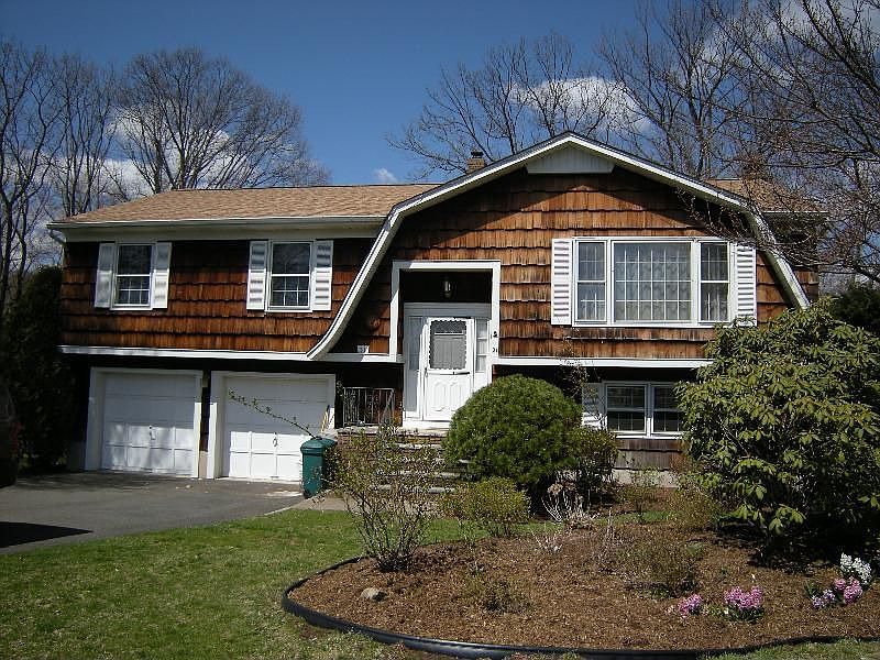 2nd image of 21 Debra Ct
