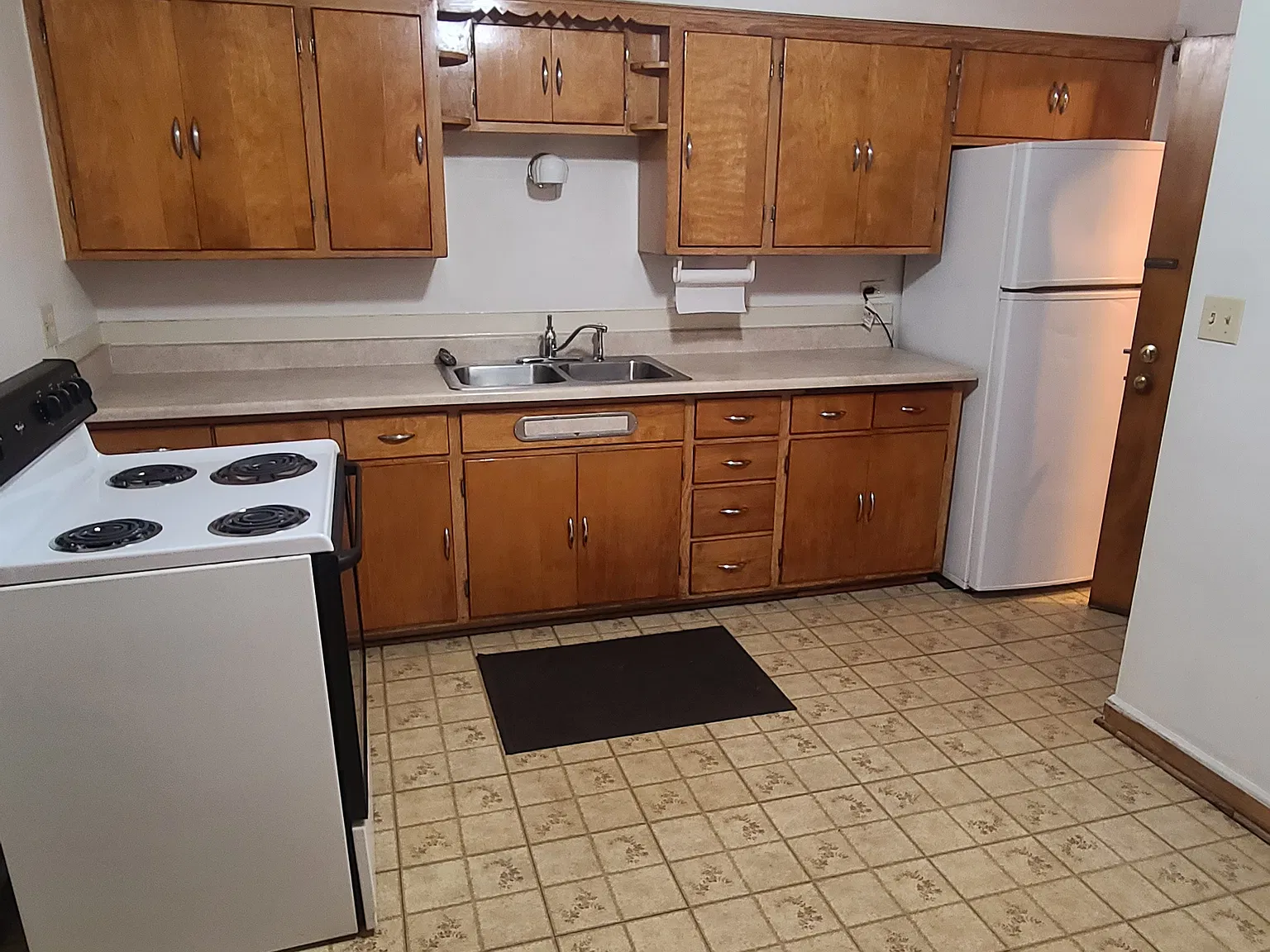 2 bed, 900 sqft, $925 — Photo 2